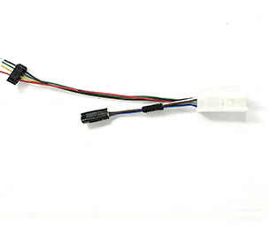 Multi-core splitter signal transmission harness